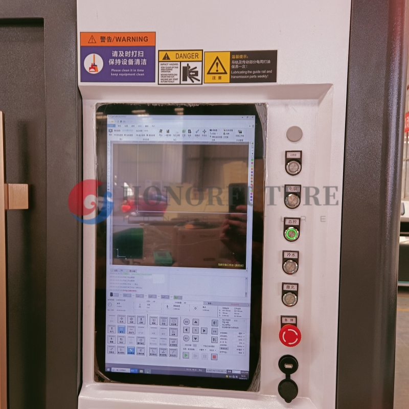 Full Enclosed Fiber Laser Cutting Machine